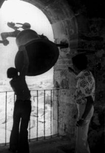 Haciendo sonar las campanas