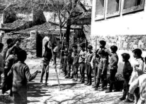 Salto de pértiga en la Escuela de Niños