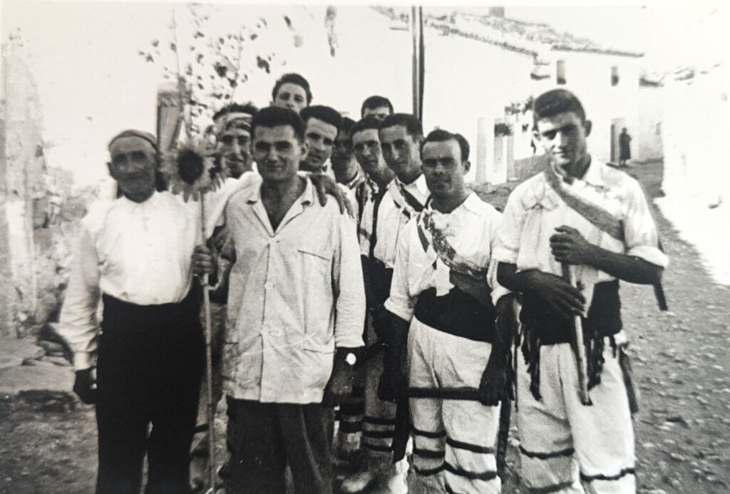 Recuerdos de una tradición perdida: los danzantes de Huerta de la Obispalía