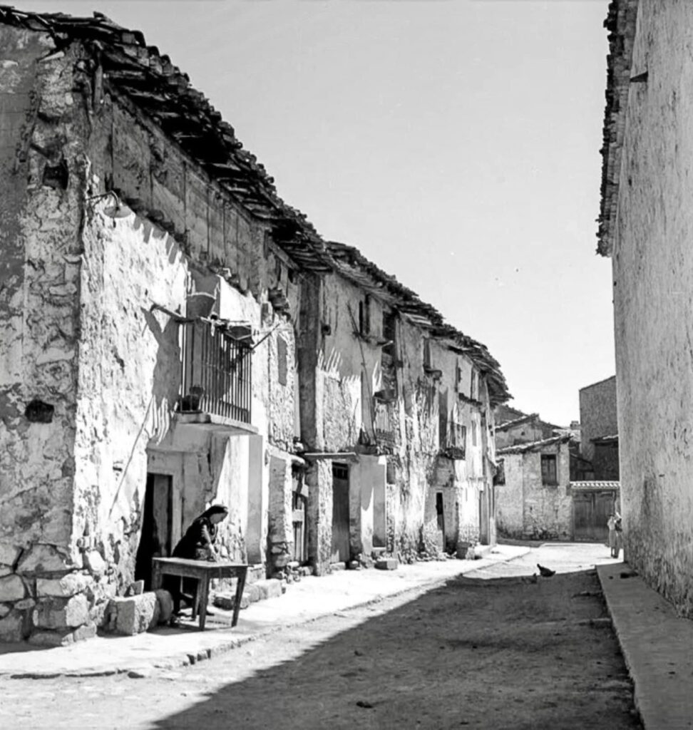 Foto-antigua-Muller-Bonicjes-972x1024